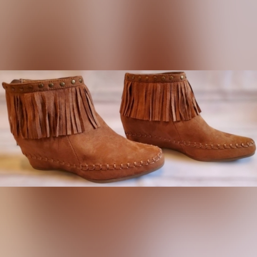 NWB Arizona Jeans Company Mocassin Booties - Picture 6 of 9